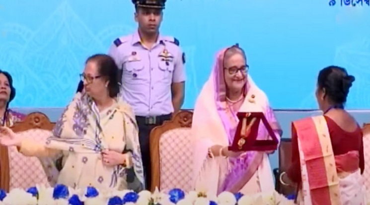সমাজে বিশেষ অবদান রাখার স্বীকৃতি হিসেবে ‘বেগম রোকেয়া পদক-২০২৩’ পেয়েছেন পাঁচ বিশিষ্ট নারী